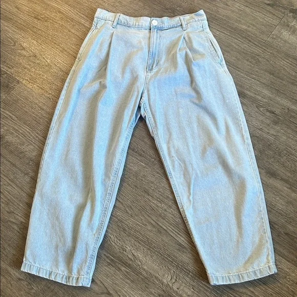 Bershka Balloon Barrel Jeans Cropped High Rise Light Wash Trendy Denim - Picture 2 of 7